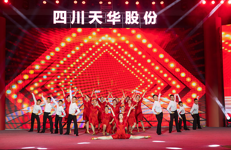05排舞：动感K8凯发国际旗舰厅.jpg